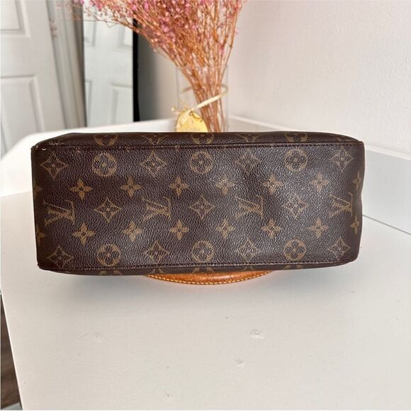 ✅AUTHENTIC✅LOUIS VUITTON LOOPING GM - Picture 8 of 15